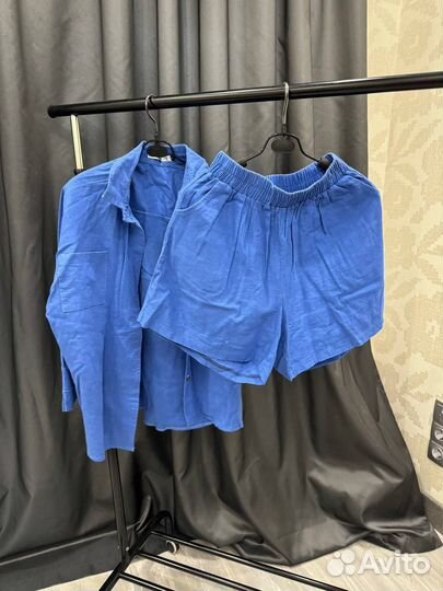 Костюмы женские