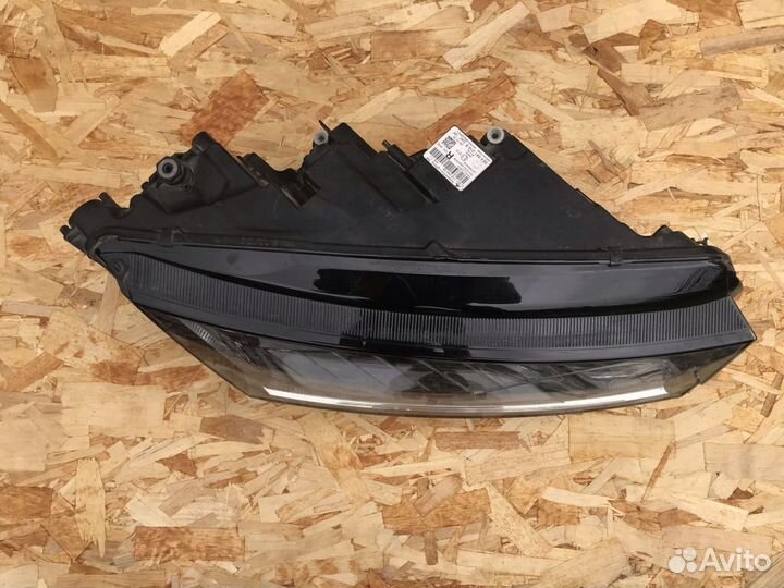 Фара правая Skoda Octavia A8 LED Линза