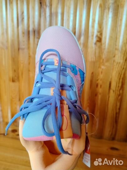 Баскетбольные кроссовки женские