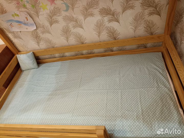 Кровать детская домик с матрасом ящикиками, крышей