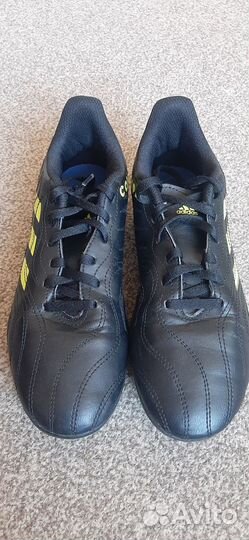 Детские футбольные бутсы