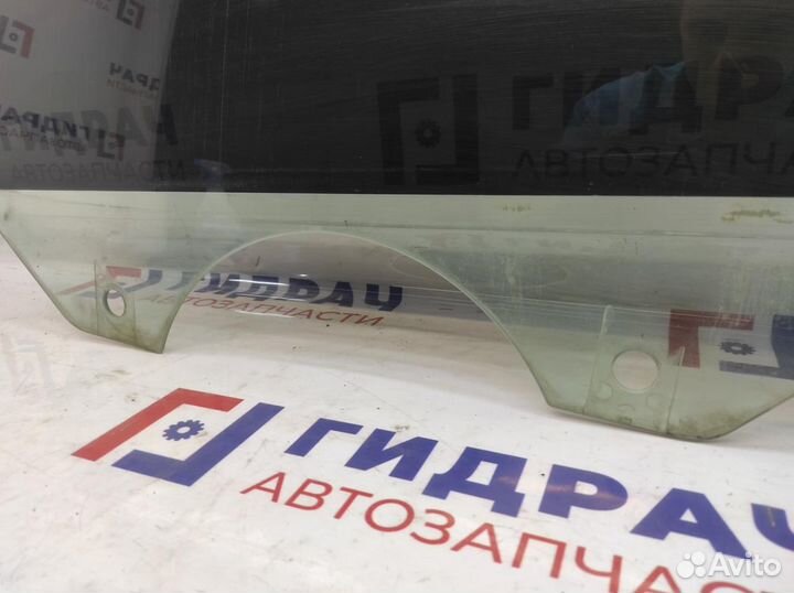 Стекло двери задней левой Volkswagen Touareg 7L084