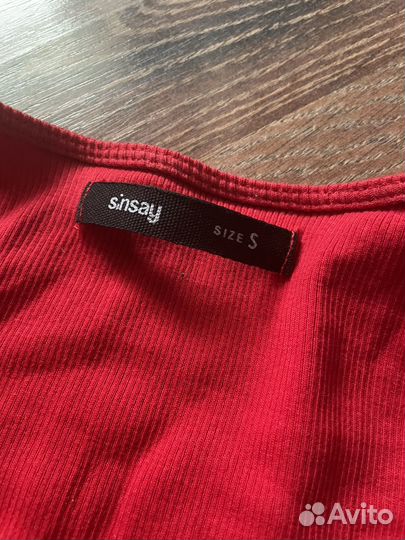 Красное платье