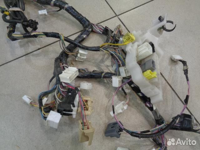 Проводка салона Toyota Yaris 2005-2011