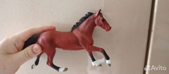 Фигурки лошадей