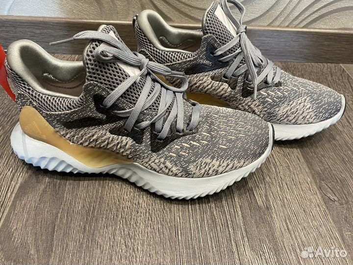 Кроссовки женские adidas 39 новые