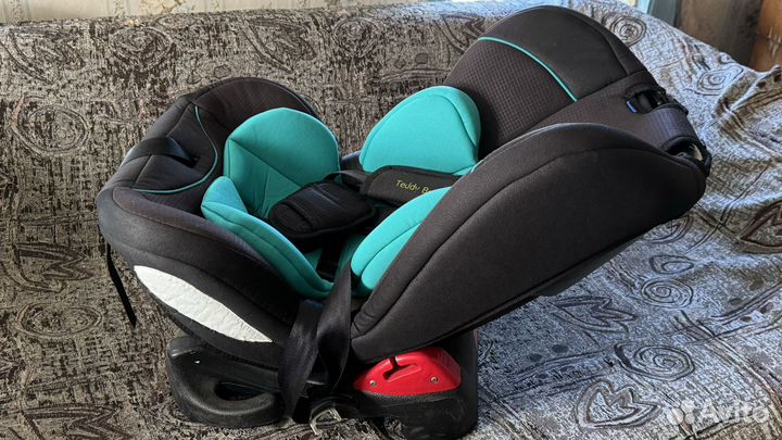 Автомобильное кресло