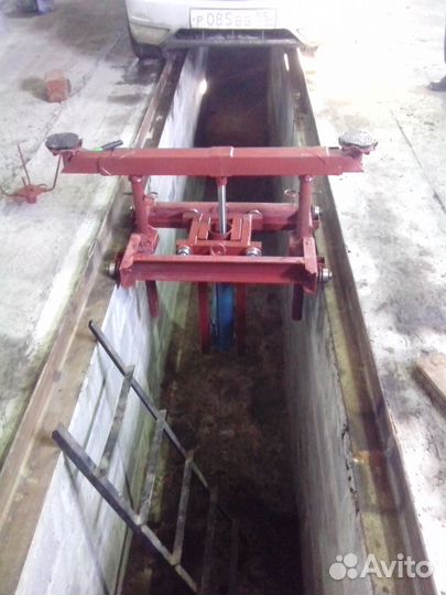 Домкрат для смотровой ямы (ямная траверса)