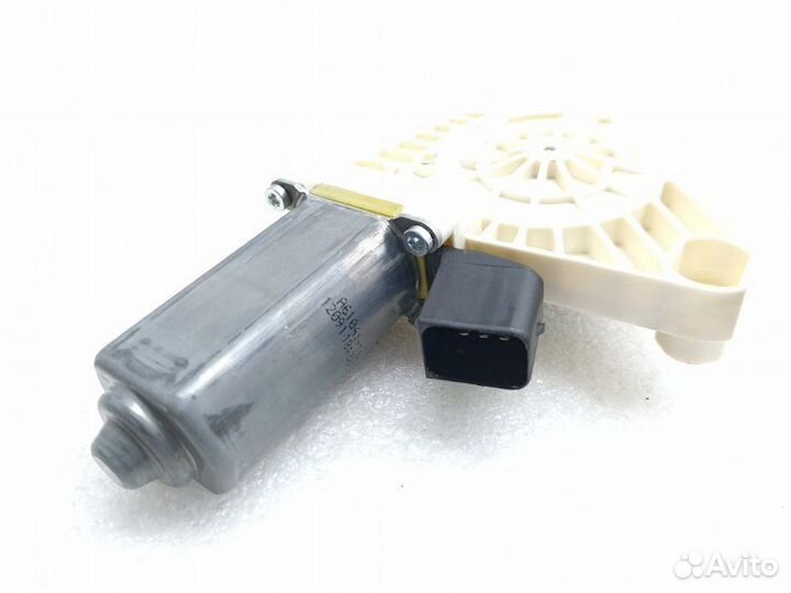 Моторчик стеклоподъемника передний правый