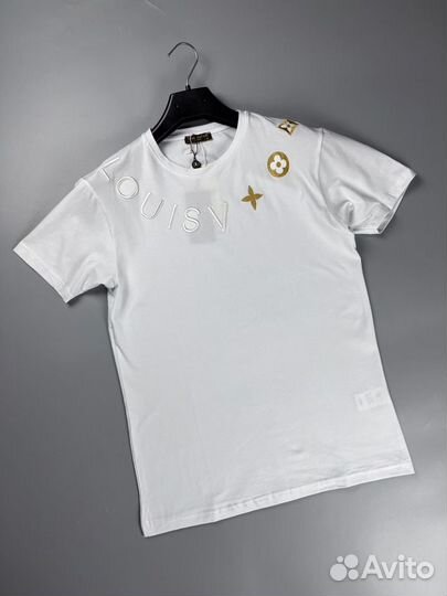 Летний костюм Louis Vuitton. Футболка шорты