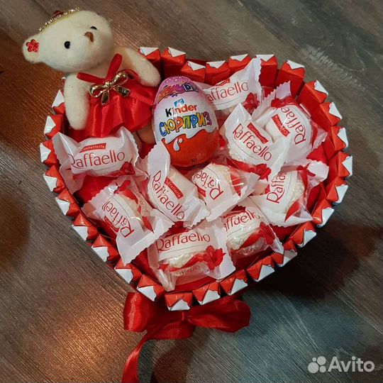 Подарок на 14 февраля Киндер торт