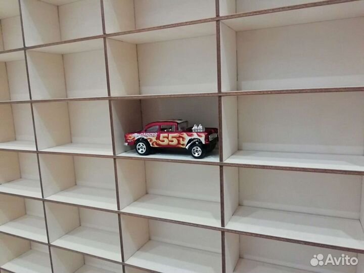Гараж - полка для машинок 1:64 на 50 мест