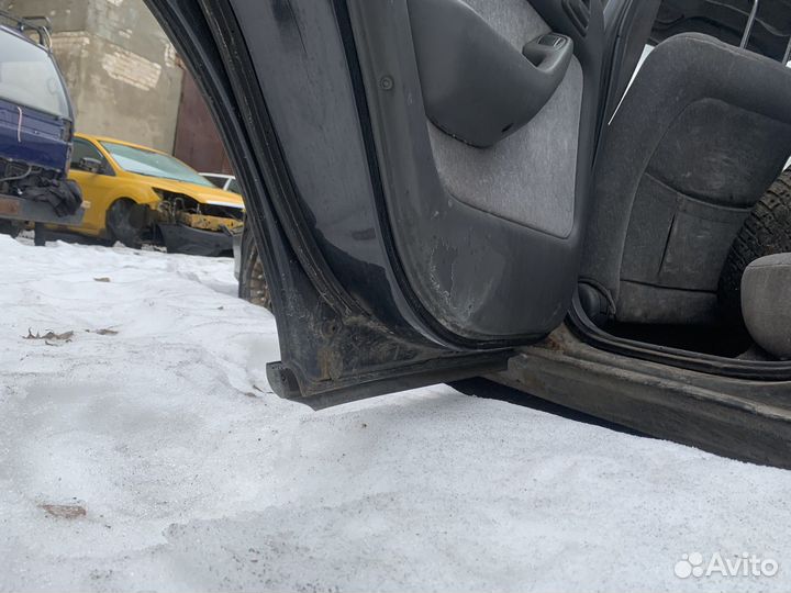 Дверь левая задняя Toyota Camry SV30