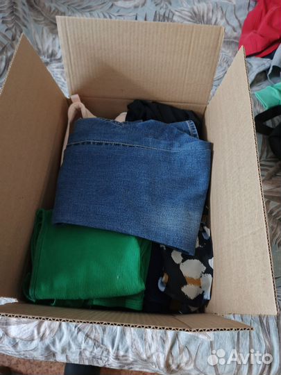 Коробка женских вещей 40-42