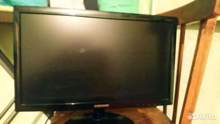 Монитор Samsung