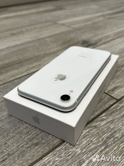 iPhone Xr, 64 ГБ