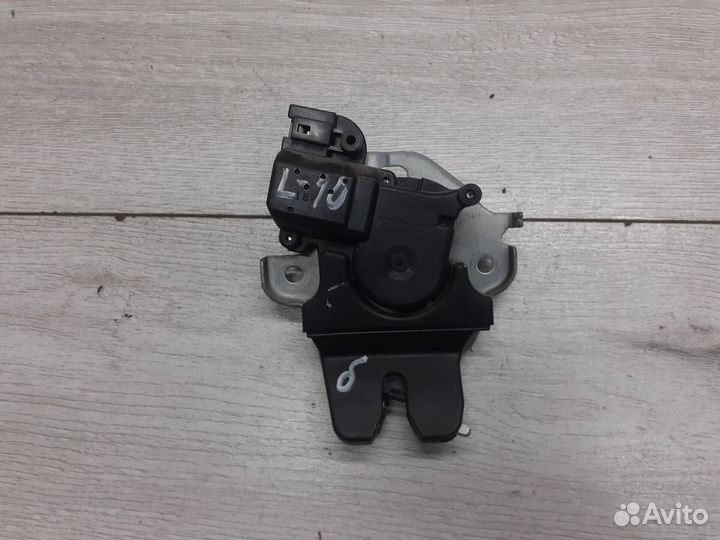 Замок багажника Mitsubishi Lancer 10