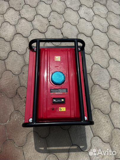 Бензиновый генератор