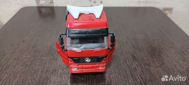Модель mercedes actros 1/32