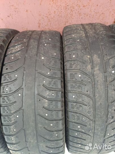 Bridgestone Ice Cruiser 7000 205/65 R15