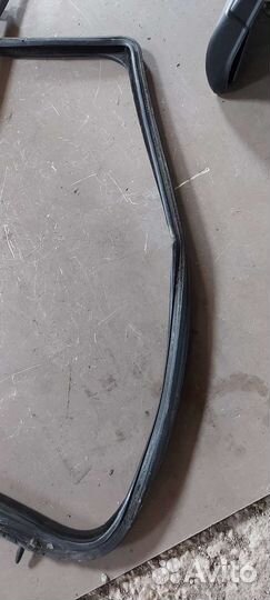 Уплотнитель заднего стекла Peugeot 308