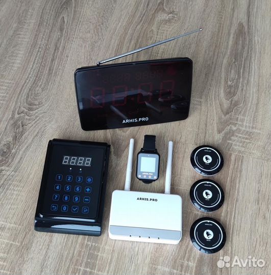 Система вызова: кнопка вызова официанта с часами