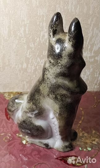Фарфоровая статуэтка