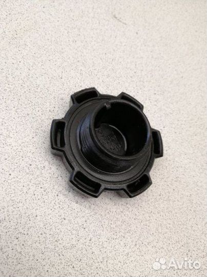 Крышка маслозаливной горловины Toyota Mark Ii
