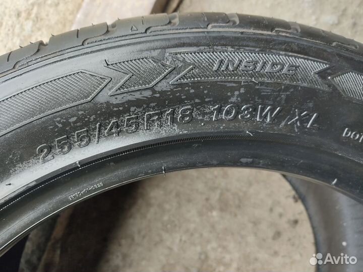 Tracmax F106 255/45 R18 103W