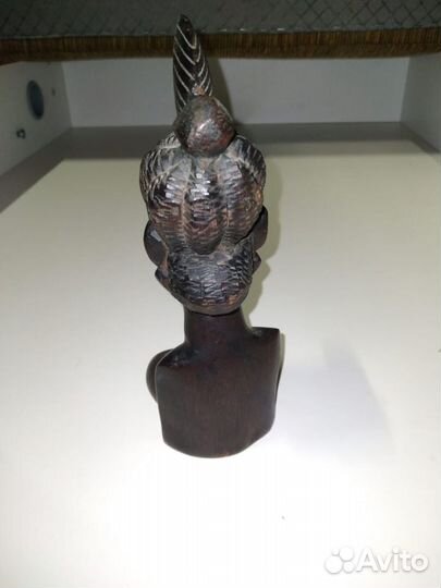 Статуэтка из дерева