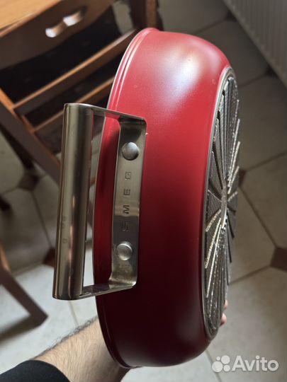 Сковорода Smeg с крышкой