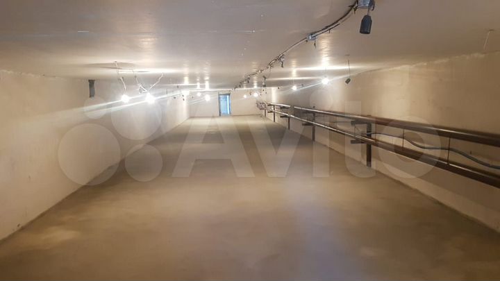 Цокольный этаж 400 м²