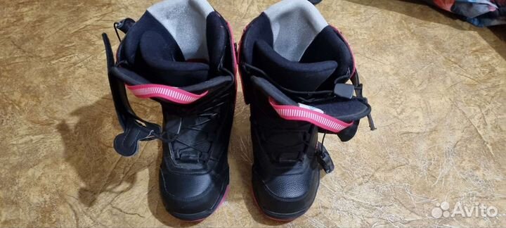 Сноубордические ботинки женские 38