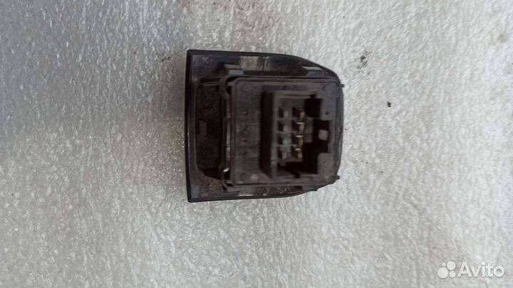 Блок стеклоподъёмников Peugeot 301