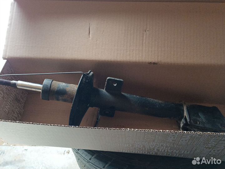 Стойки амортизатора задние на renault kaptur