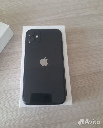 iPhone 11, 64 ГБ
