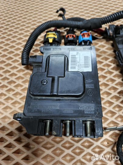 Блок предохранителей АКБ Renault Megane