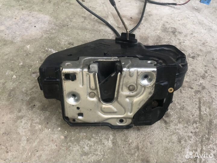 Замок задней правой двери Mercedes W203