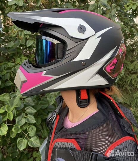 Розовый кроссовый шлем 4 в 1 барби