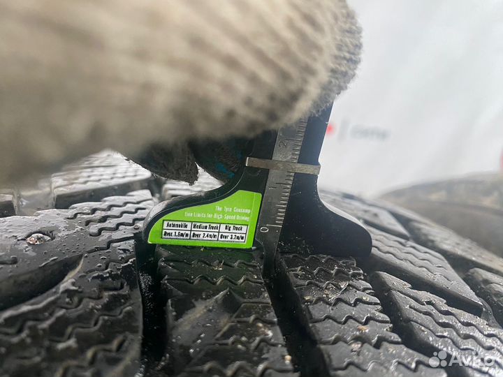 Marshal I'Zen RV Stud KC16 235/55 R17 103T