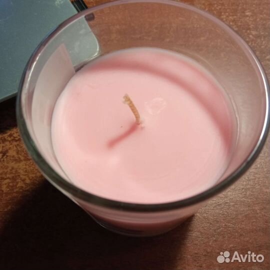 Парфюмированная свеча Avon