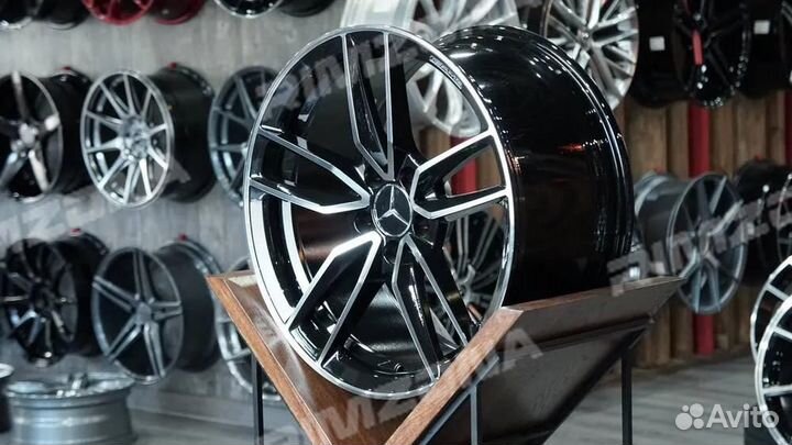 Литой диск в стиле Mercedes R22 5x112