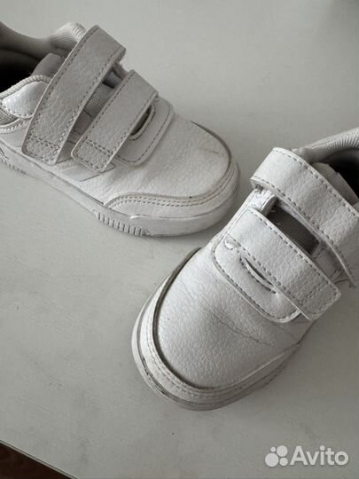 Кроссовки детские adidas 24