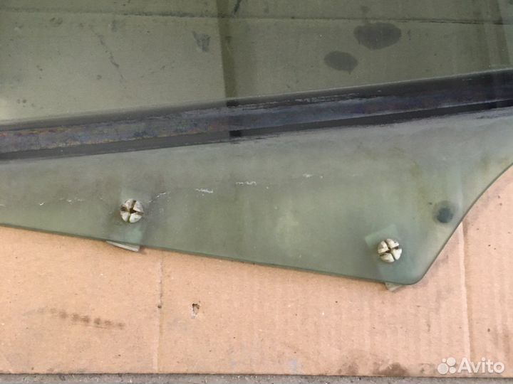 Стекло заднее левое Peugeot 307 (3085)