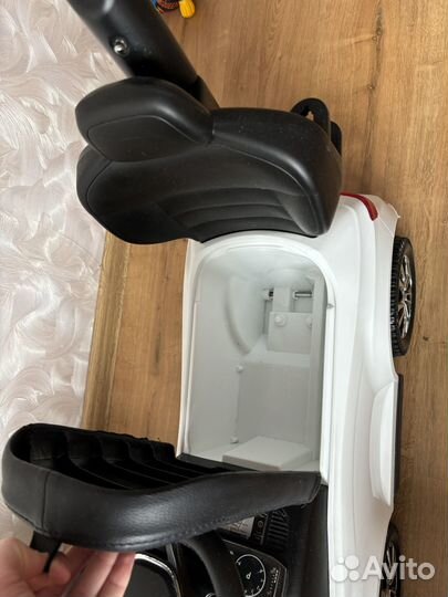 Машинка-каталка толокар с ручкой