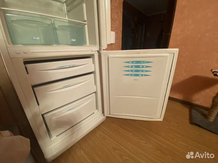 Холодильник Stinol