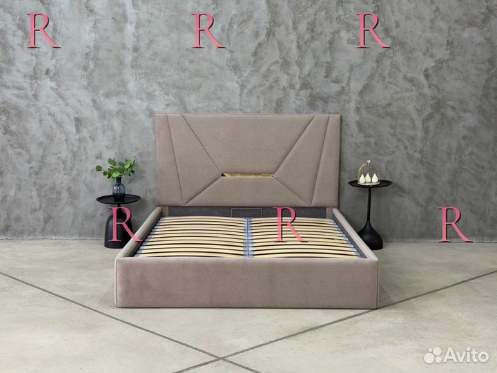 Кровать двухспальная