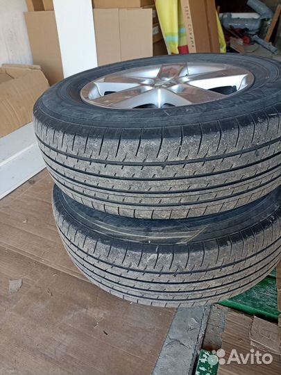 Yokohama BluEarth-XT AE61 215/70 R16 100H