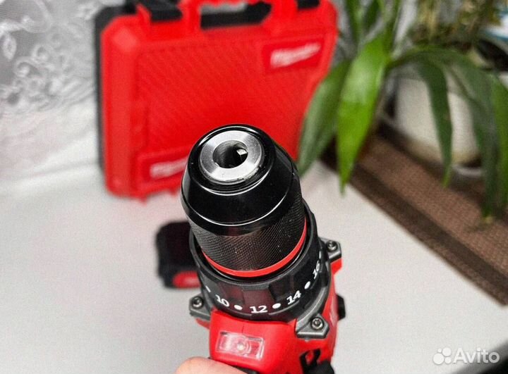 Шуруповерт (Абсолютно новый)