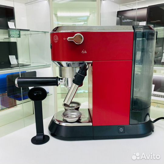 Кофеварка рожковая De'Longhi Dedica EC 685